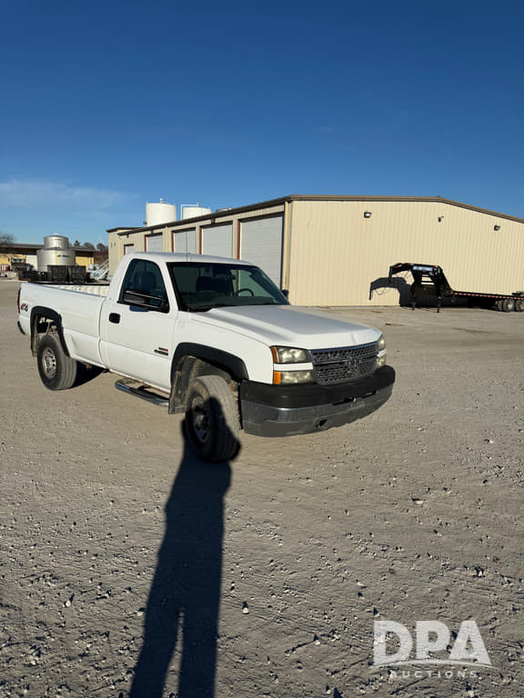 Image of Chevrolet 3500 equipment image 1