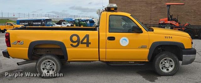 Image of Chevrolet 3500 equipment image 3