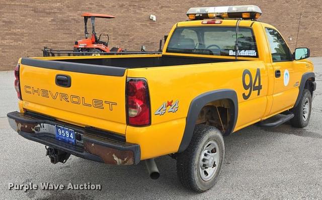 Image of Chevrolet 3500 equipment image 4