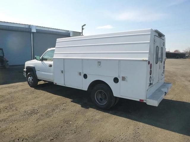 Image of Chevrolet 3500 equipment image 3