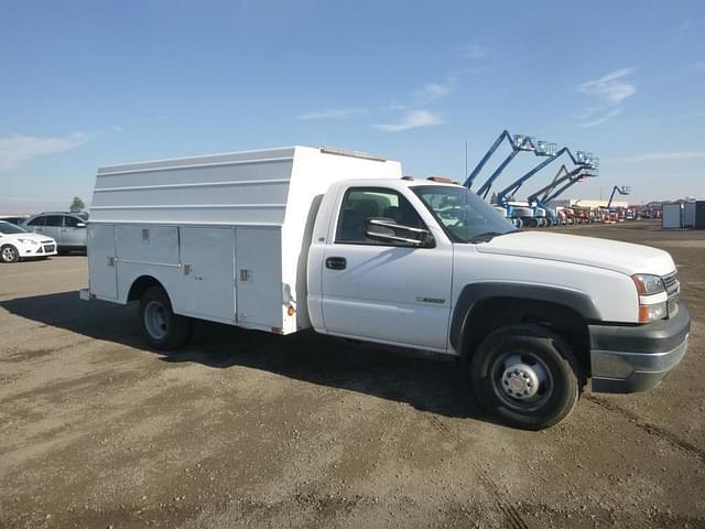 Image of Chevrolet 3500 equipment image 1