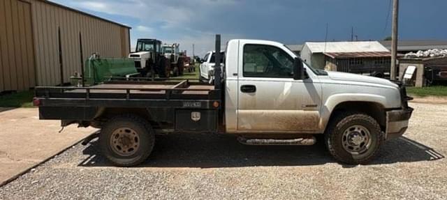 Image of Chevrolet 3500 equipment image 1