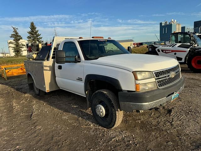 Image of Chevrolet 3500HD equipment image 1