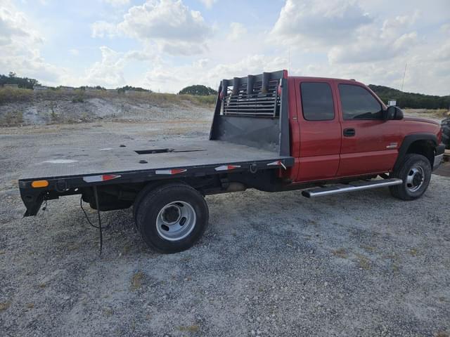 Image of Chevrolet 3500HD equipment image 4