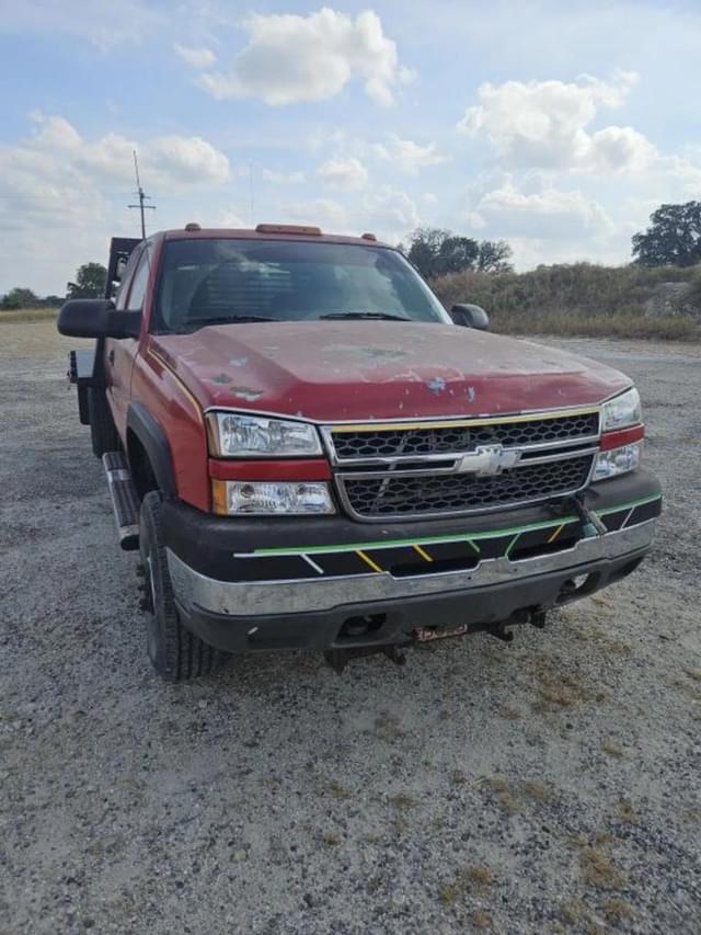 Image of Chevrolet 3500HD equipment image 2