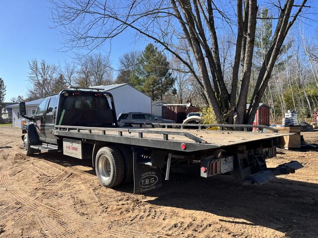 Image of Chevrolet 5500 equipment image 2