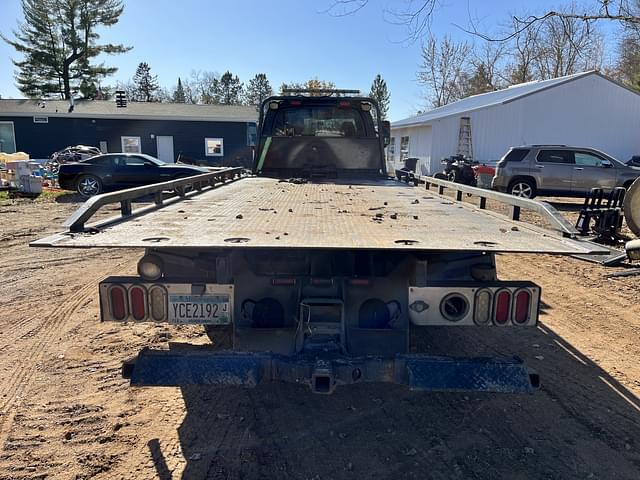 Image of Chevrolet 5500 equipment image 3