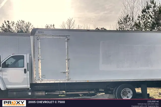 Image of Chevrolet C7500 equipment image 1