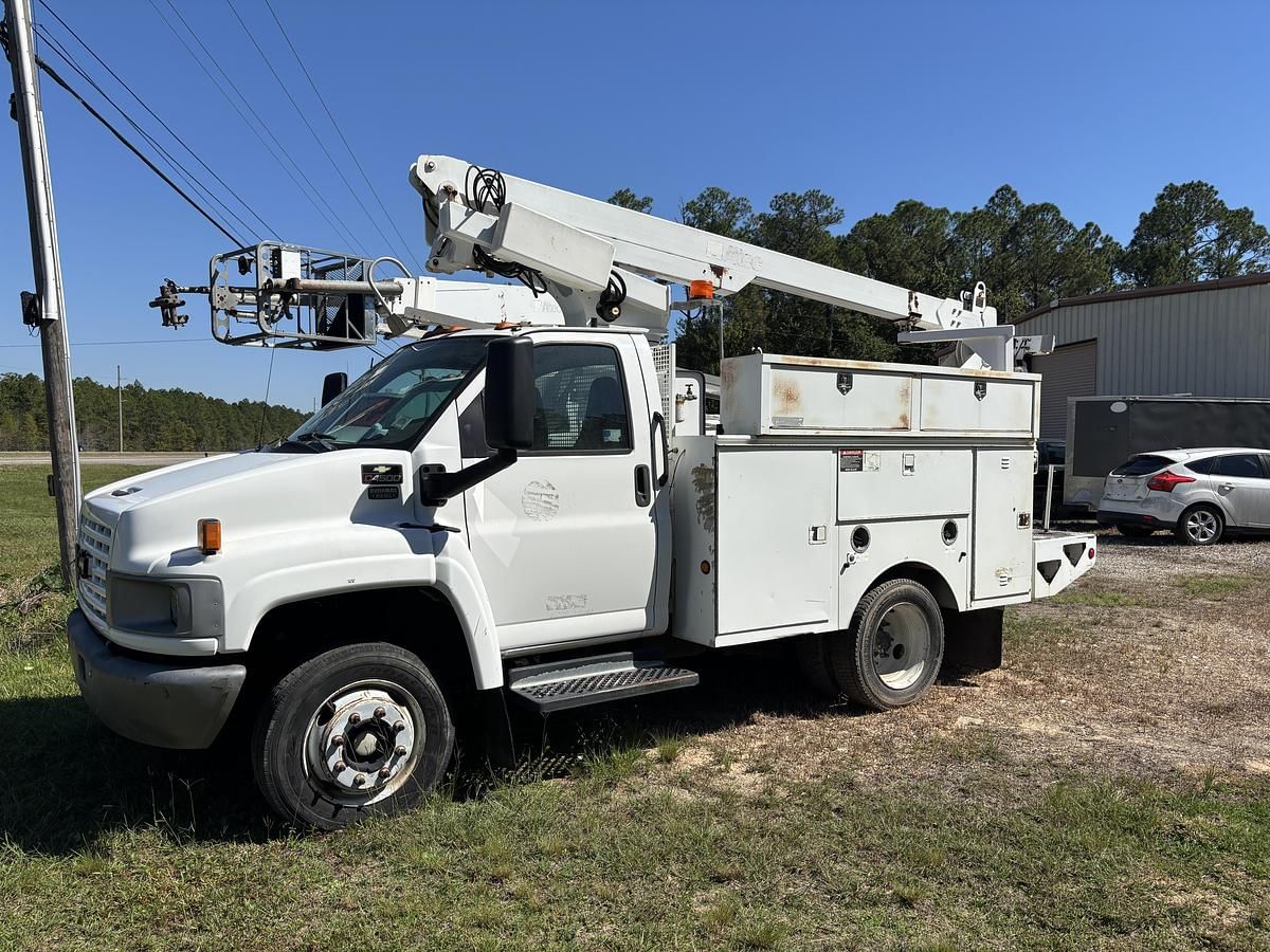 2005 Chevrolet C4500 Equipment Image0