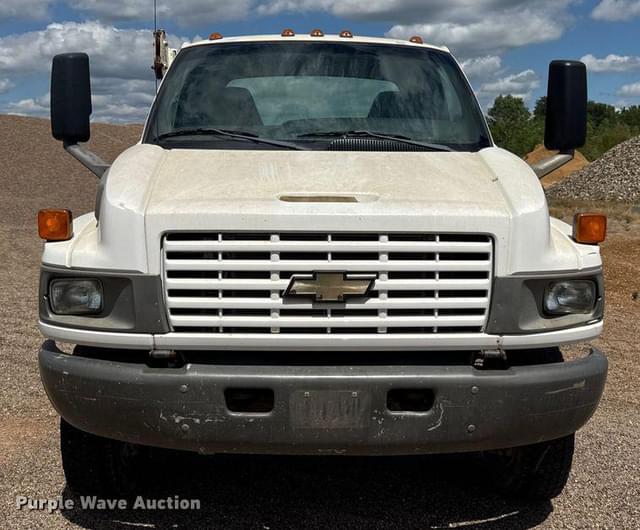 Image of Chevrolet C5500 equipment image 1