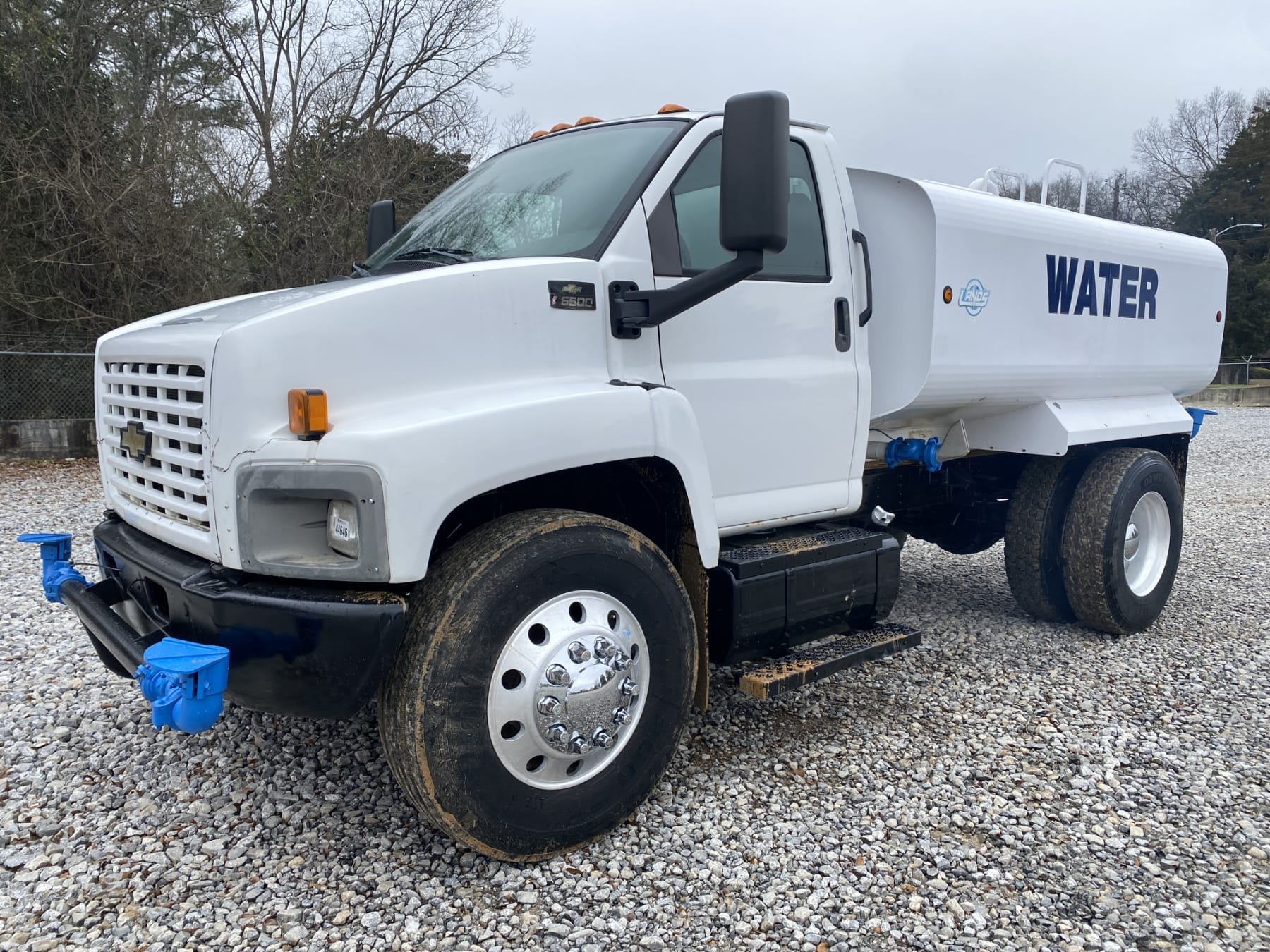 2005 Chevrolet C6500 Equipment Image0