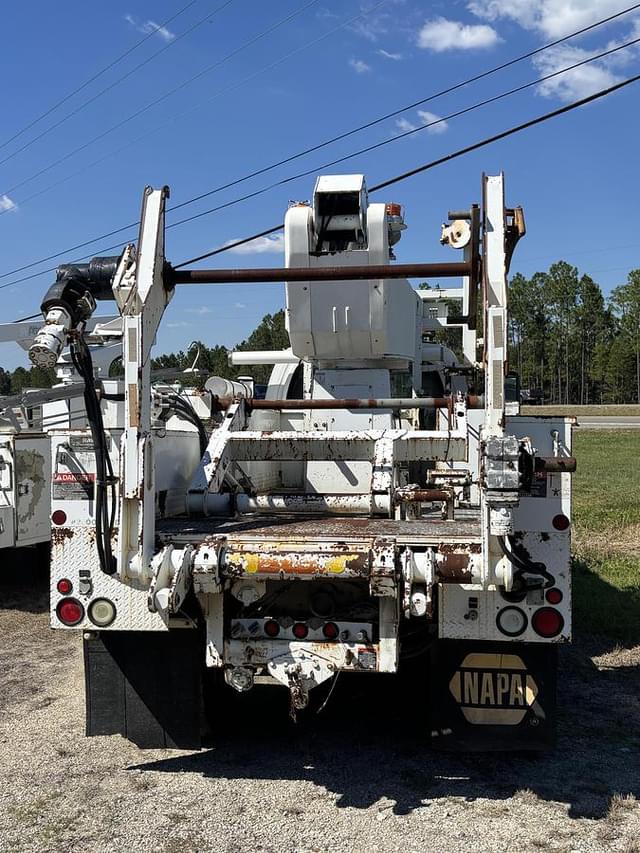 Image of Chevrolet C7500 equipment image 3