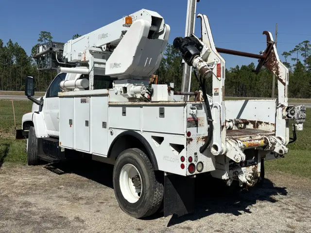 Image of Chevrolet C7500 equipment image 4
