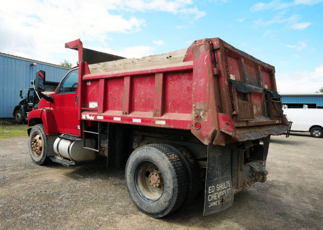 Image of Chevrolet C7500 equipment image 2