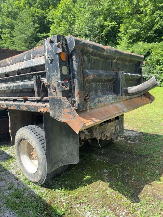 Image of Chevrolet C7500 equipment image 4