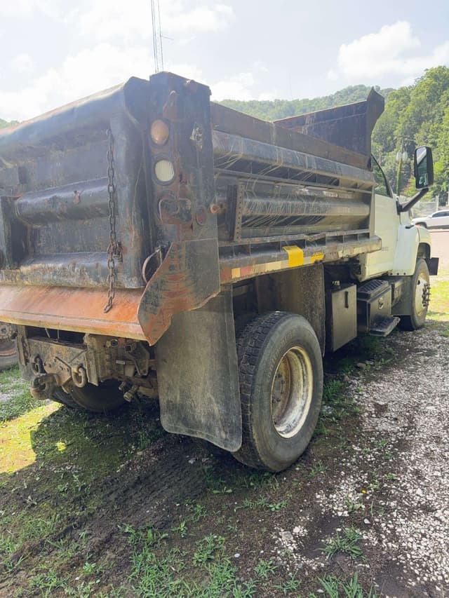 Image of Chevrolet C7500 equipment image 2