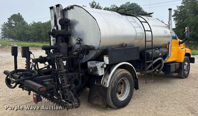 Image of Chevrolet C7500 equipment image 4