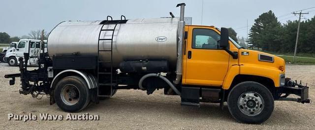 Image of Chevrolet C7500 equipment image 3