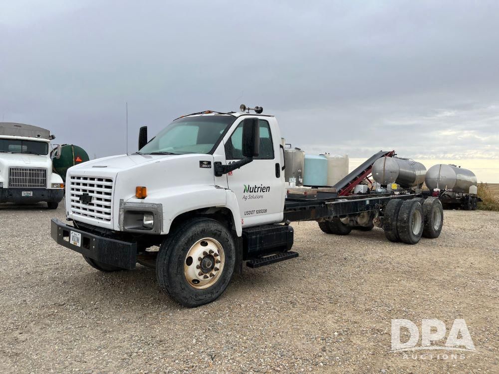 2005 Chevrolet C8500 Equipment Image0