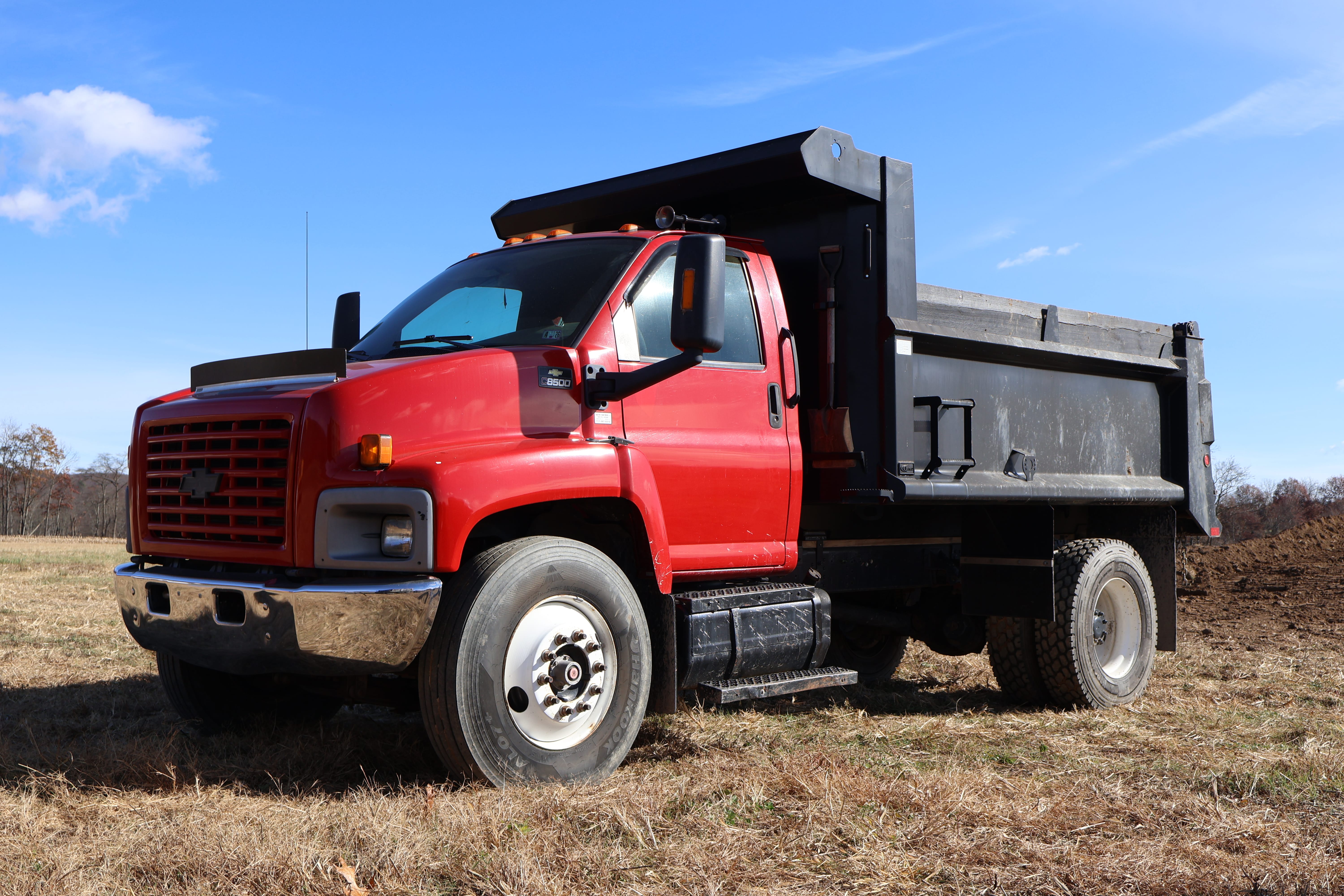 2005 Chevrolet C8500 Equipment Image0