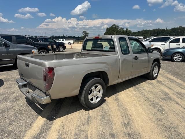 Image of Chevrolet Colorado equipment image 2