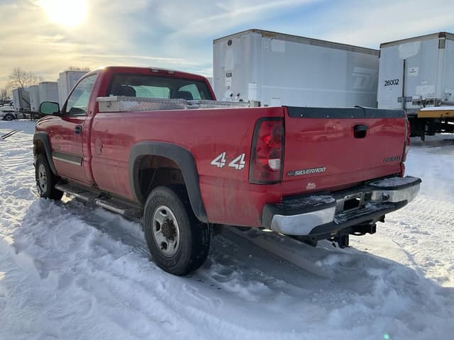 Image of Chevrolet 2500 equipment image 2