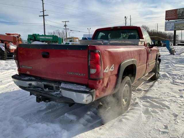 Image of Chevrolet 2500 equipment image 4