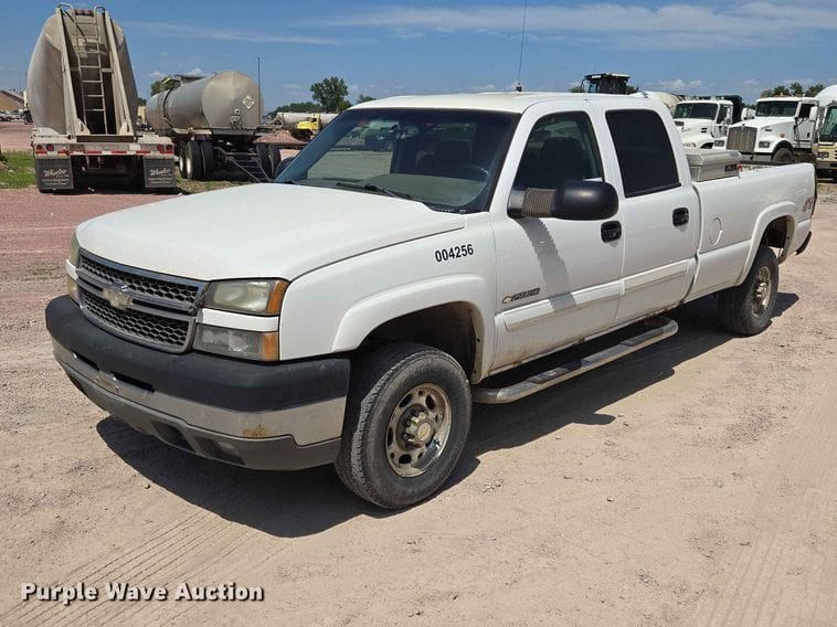 2005 Chevrolet 1500 Equipment Image0