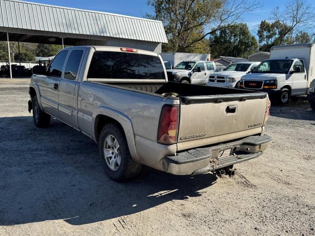 Image of Chevrolet 1500 equipment image 1