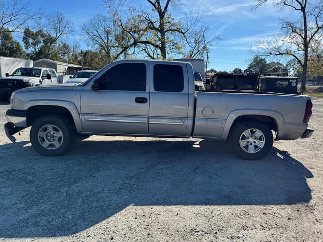 Image of Chevrolet 1500 equipment image 3