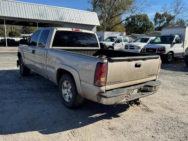 Image of Chevrolet 1500 equipment image 1