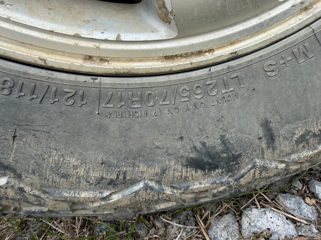 Image of Chevrolet 1500 equipment image 4