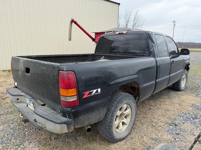 Image of Chevrolet 1500 equipment image 2