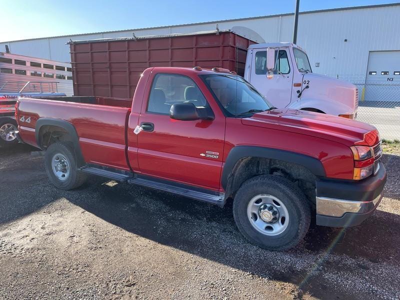 2005 Chevrolet 3500 Equipment Image0