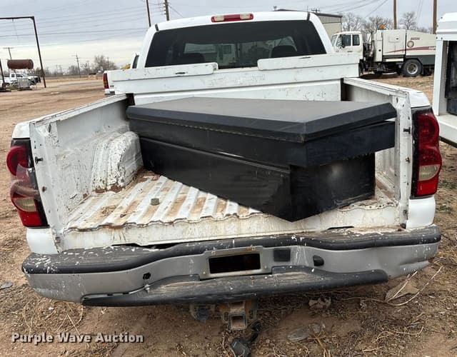 Image of Chevrolet 1500 equipment image 4