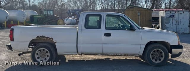 Image of Chevrolet 1500 equipment image 3