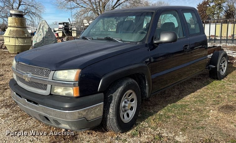 2005 Chevrolet 1500 Equipment Image0