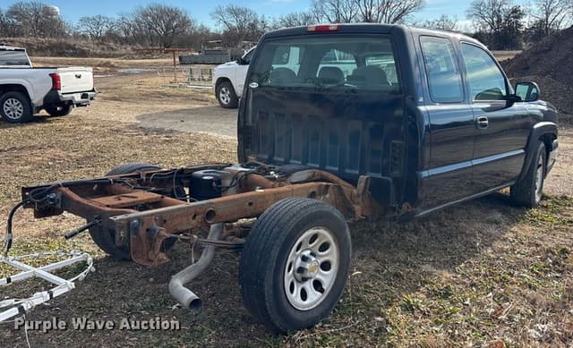 Image of Chevrolet 1500 equipment image 4