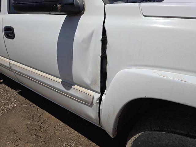 Image of Chevrolet 1500 equipment image 3