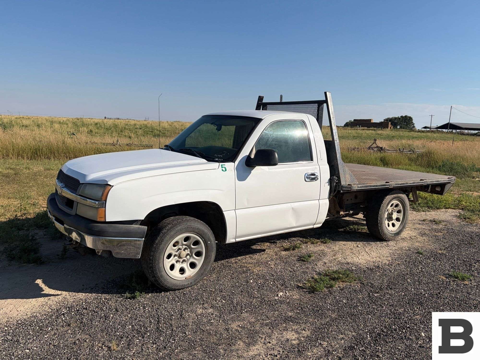 2005 Chevrolet 1500 Equipment Image0