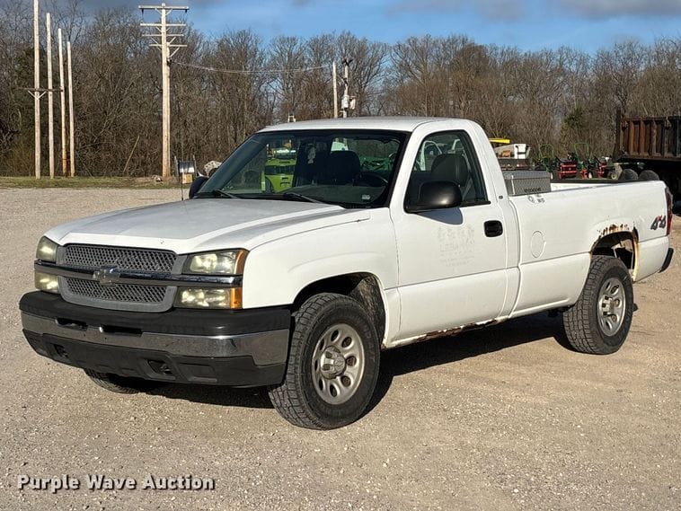2005 Chevrolet 1500 Equipment Image0