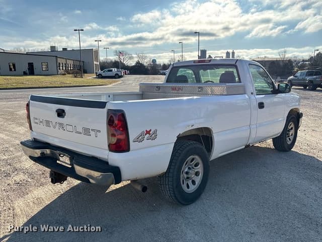 Image of Chevrolet 1500 equipment image 4