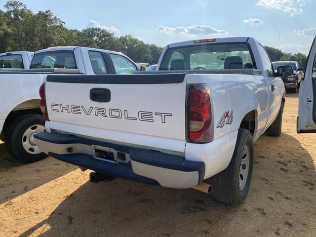 Image of Chevrolet 1500 equipment image 2
