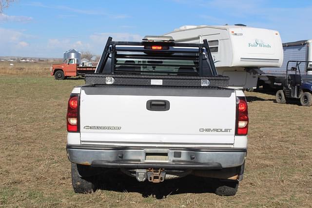Image of Chevrolet 1500 equipment image 2
