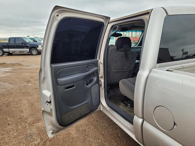 Image of Chevrolet 2500 equipment image 4