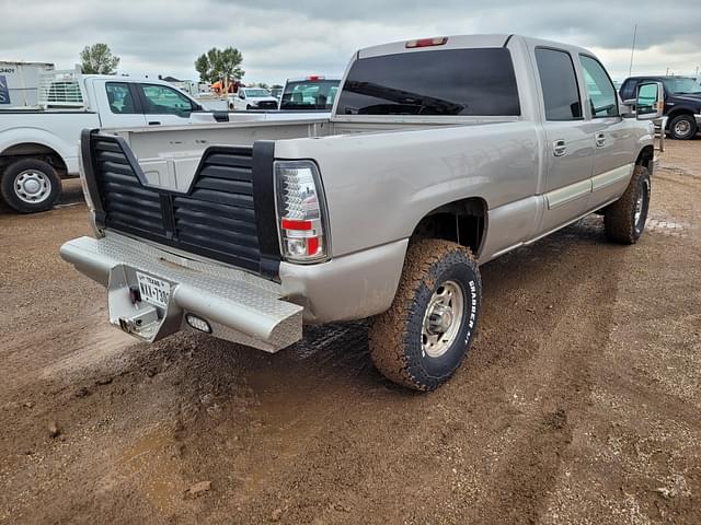 Image of Chevrolet 2500 equipment image 2