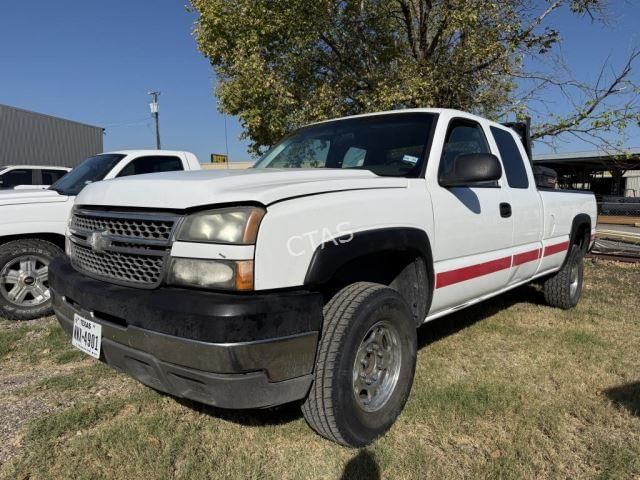 2005 Chevrolet 2500 Equipment Image0