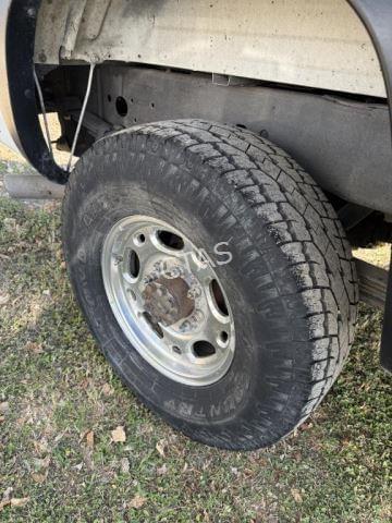 Image of Chevrolet 2500 equipment image 4