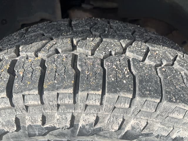 Image of Chevrolet 2500HD equipment image 4