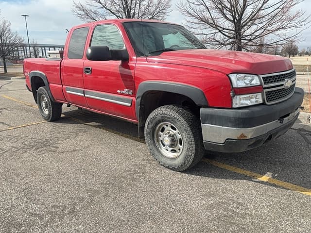 Image of Chevrolet 2500HD equipment image 2